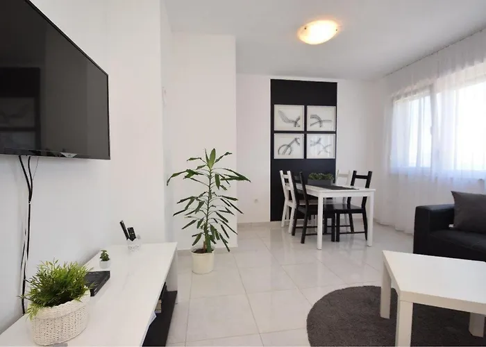 Apartament Lueva *