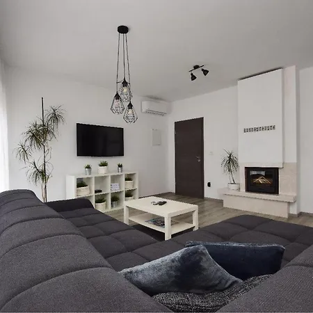 Apartman Lueva *