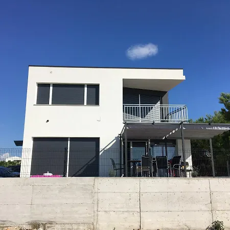 Lueva Apartman *